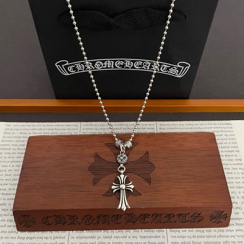 Ch*0me He**ts necklaces